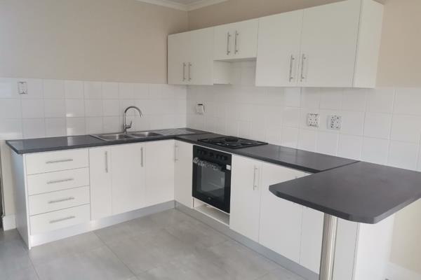 Newly renovated Three Bedroom Flat in Goodwood. Modern open plan kitchen Laminated flooring aluminium doors and windows. Private entry ...