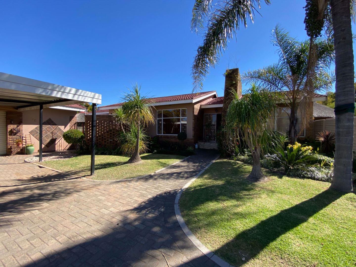 3 Bedroom House for sale in Pioneer Park P24112974489