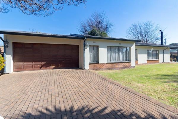 This warm family home is just waiting for you.
The property has a large garden and pool with a lapa for relaxing summer days.
The big ...