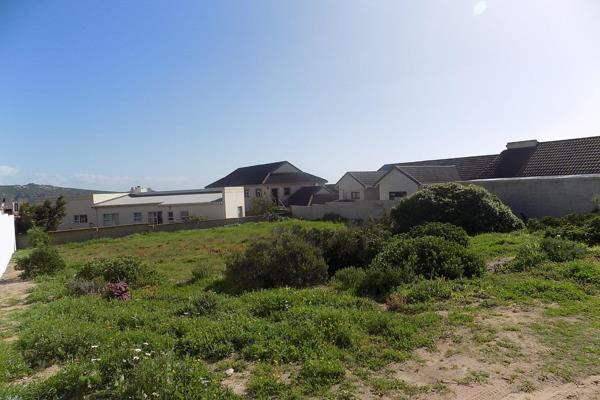 A lovely plot situated in the popular suburb, Myburgh Park. Close to Topolino Primary School, the Yacht Club and the West Coast ...