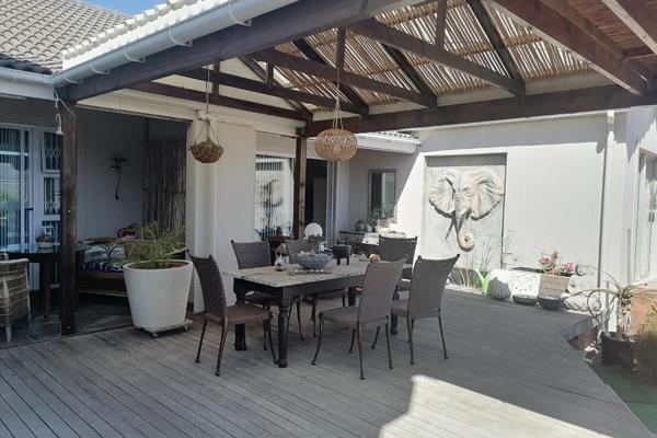 Garden Apartment fully furnished and kitchen fully equipped in Capri Village. Very ...