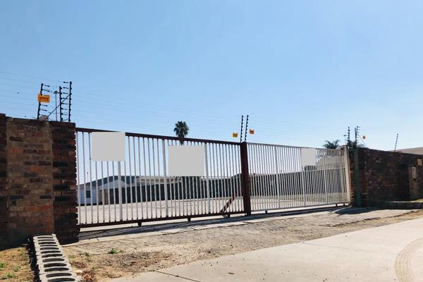 14055sqm surfaced yard
Prepaid electricity

Rental is R 90,000.00 p/m excl VAT, excl ...