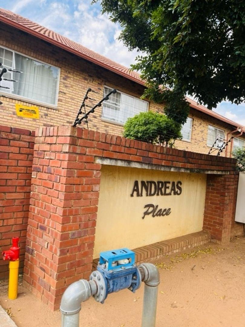 2 Bedroom Townhouse for sale in Silverton P24112233747