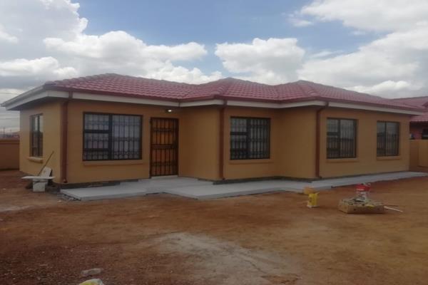 Beautiful newly built house for sale in Vanderbijlpark
Dont miss out to be the 1st time owner of this beautiful spacious property
With ...