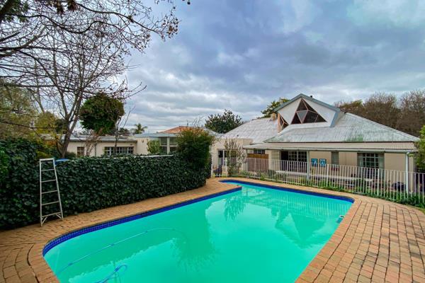 This double storey 5 bedroom house is situated on a 1487m^2  stand close to good schools and shopping centres within the immediate ...