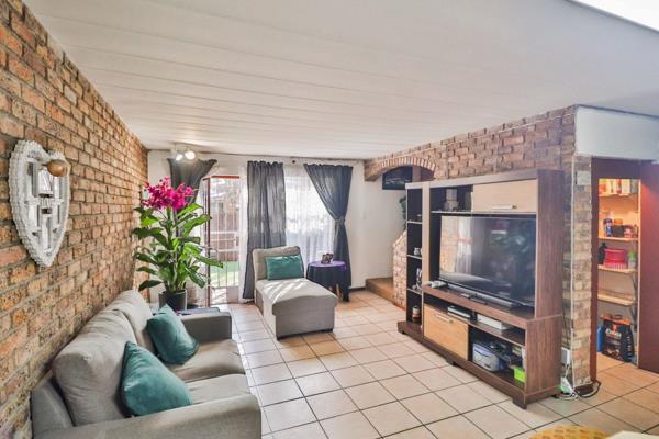 Two-bedroom duplex in Boksburg.  Sole and Exclusive Mandate

The kitchen and TV family ...