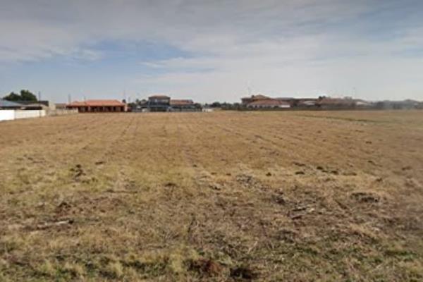 7606m2 Vacant Land for sale in Riversdale

Vacant land up for grabs!

This property offers:
•	Zoned residential 2 for 20 Sectional ...