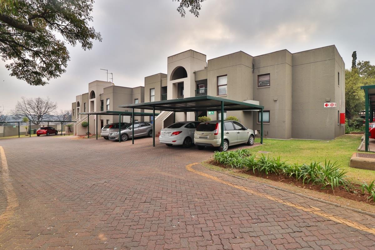 2 Bedroom Townhouse for sale in Marais Steyn Park P24113008765