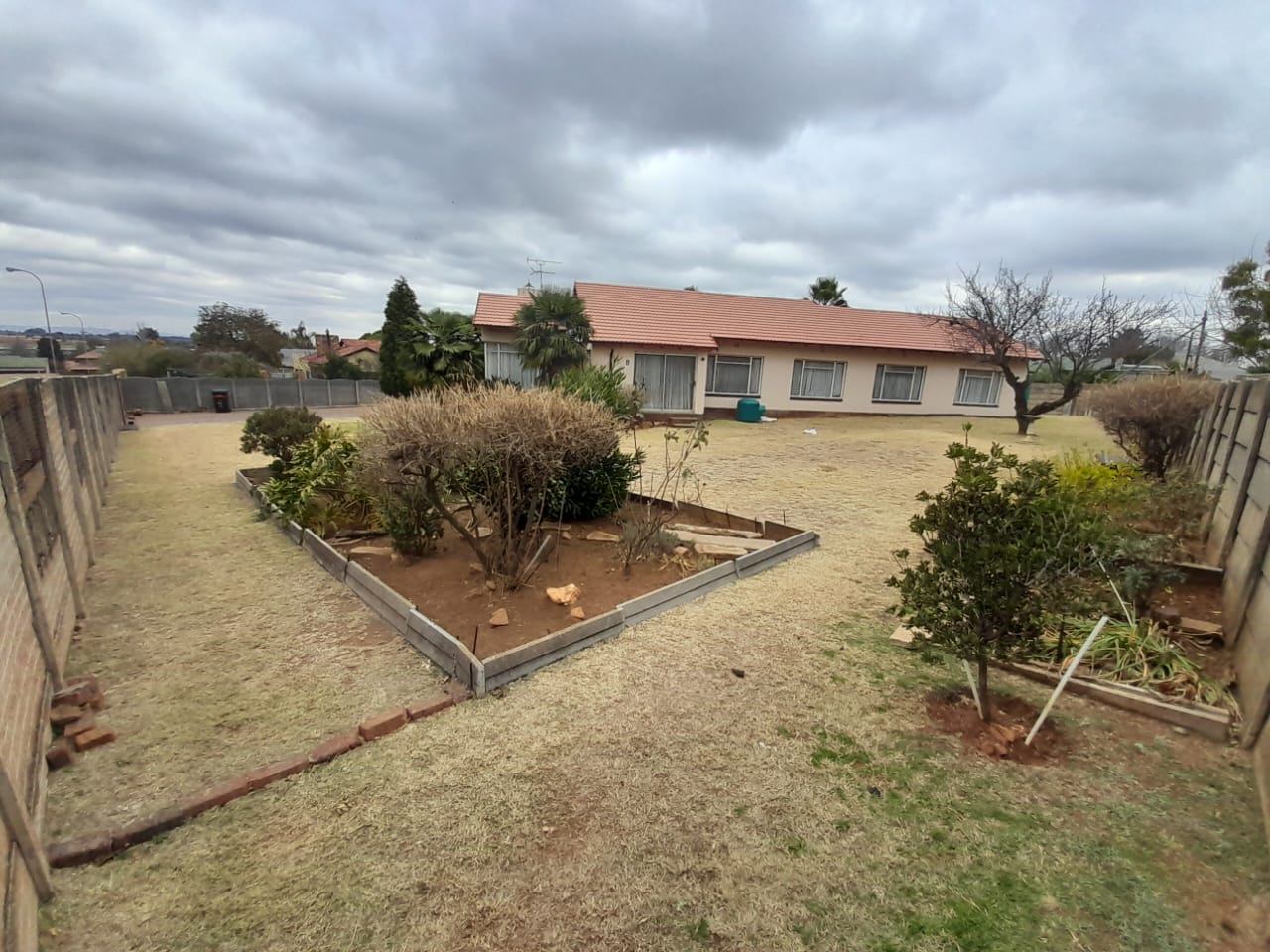 4 Bedroom House for sale in Elspark 8 Keurboom Crescent; Elspark