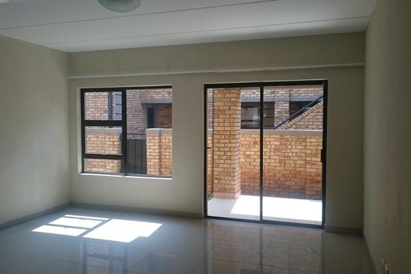 Unit to rent in westwood!!

UNIT OFFERS:
2 Fully Tiled Bedrooms with Built in ...