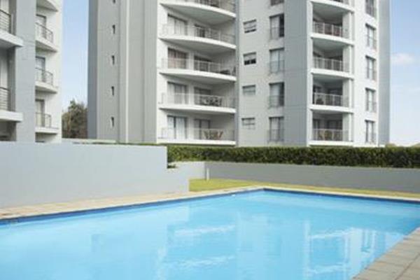 Well appointed &amp; spacious apartment - high security - close to Sandton CBD

2 ...