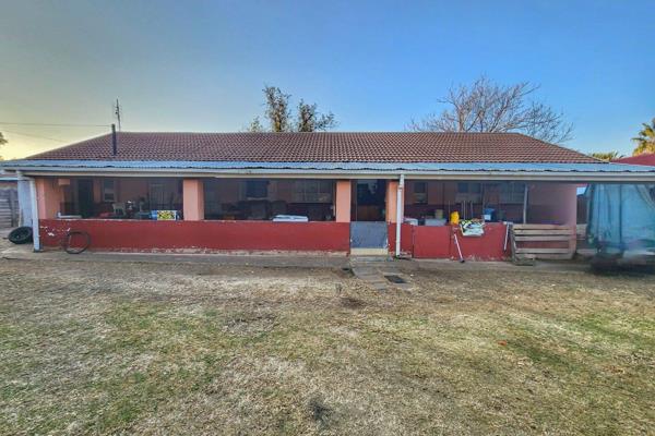 Come and be Happy with this value offering in Flimieda, Klerksdorp.

Looked after Family Home that will make you smile when you walk ...