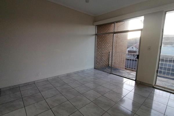 Exclusive to REMAX - Integrity!!
The apartment offers a dining room, kitchen, spacious ...