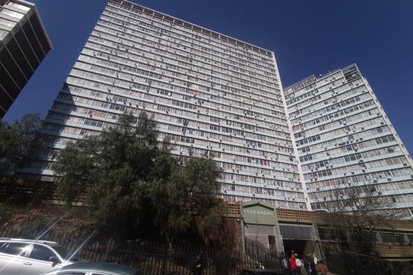 Tygerberg!!!

This is a 222 sqm unit that consists of 5 orginal bedrooms + 2 partitioned ...