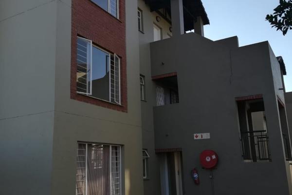 2 Bedroom Apartment in Montana. This beautiful security complex is close to Kollonade ...