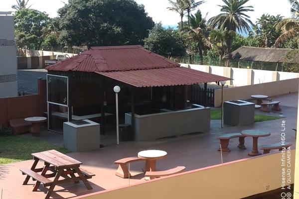 This beauty consists in the following :

-Batchelor Pad 
- Bathroom 
-Kitchen 
- 1 LUG 
-Fully furnished 
-Communal Braai area 
-Easy ...