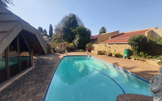 3 Bedroom House for sale in Vanderbijlpark SE 3