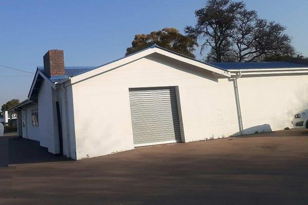 This Prime commercial space located on a very busy corner along Stormvoel Road, offers high visibility from the N1 highway and exposure ...