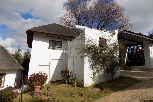 A tiled one bedroom modern cottage is available now to rent, open parking and comprises ...