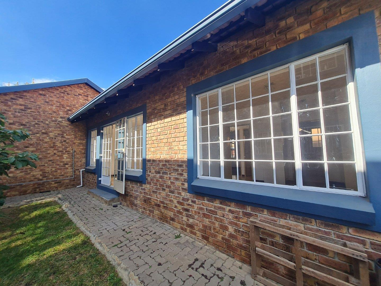 2 Bedroom Townhouse for sale in Pebble Creek 16 Pebble Park 8, 27