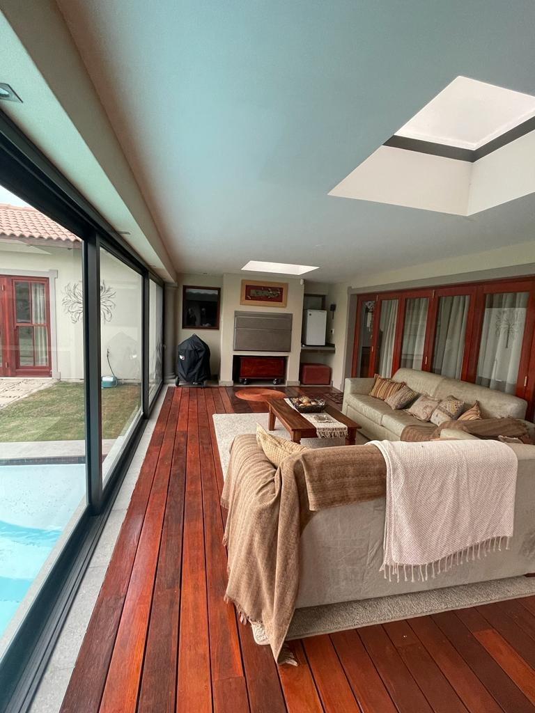 Photo of 5 Bedroom House to rent in Whale Rock Heights
