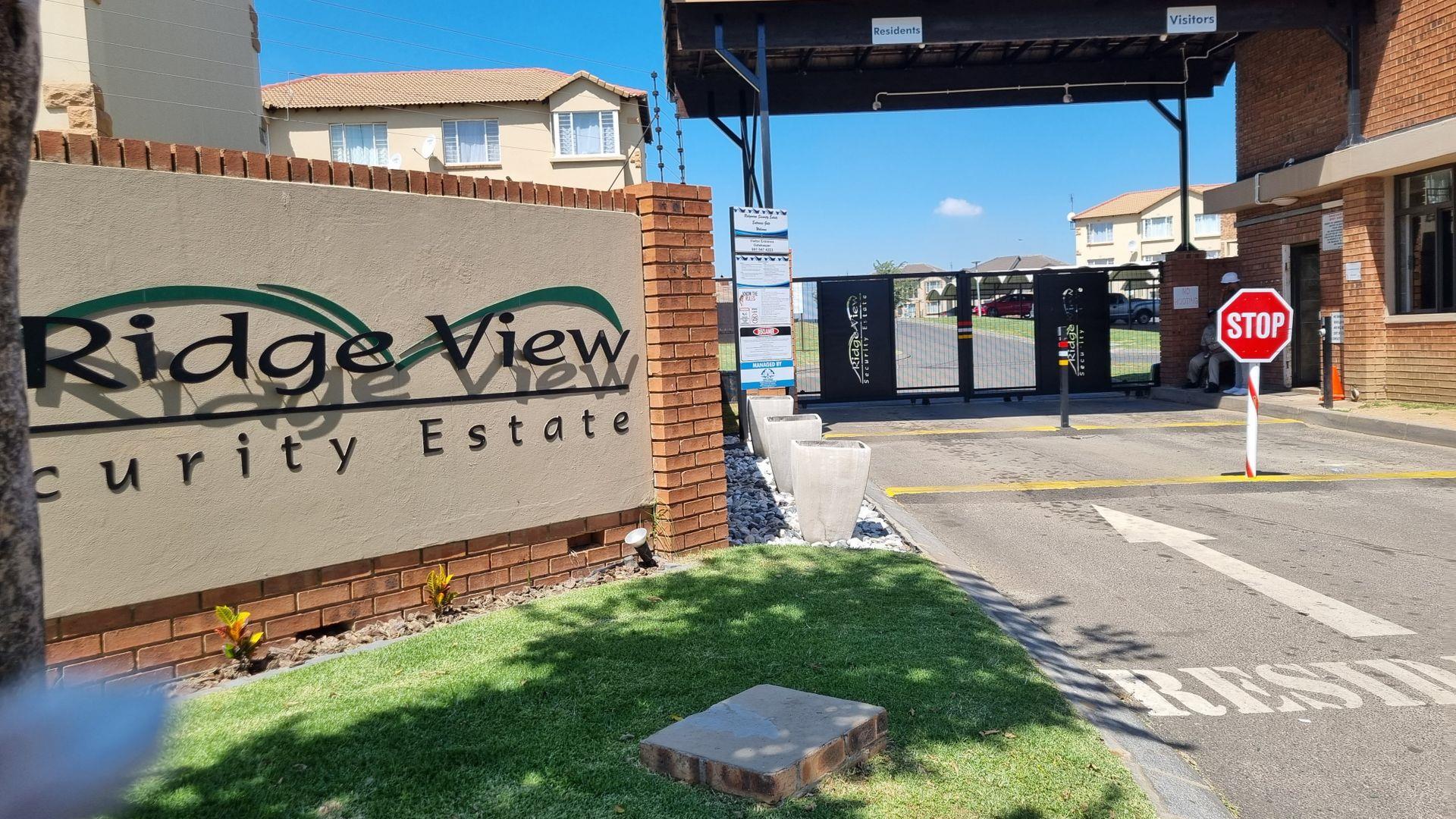 2 Bedroom Apartment / flat for sale in Reyno Ridge - 2.145 Ridge View ...