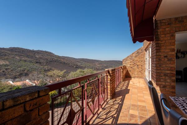 Perfectly situated two bedroom home in well sought after complex - Inyoni Hills !!! ...