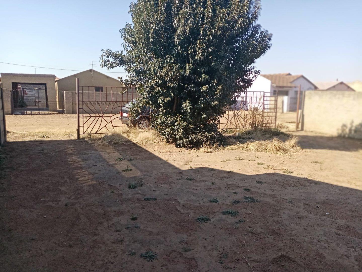 2-bedroom-house-for-sale-in-sebokeng-zone-3-p24-113039228