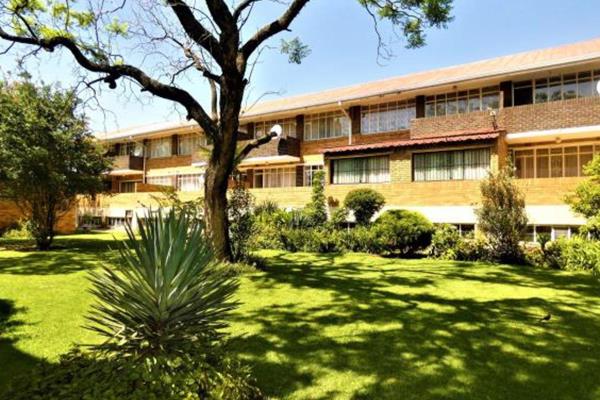 Welcome to an incredible investment opportunity in the heart of Benoni Central! 

This 2-bedroom, 1-bathroom 1st floor unit is ...