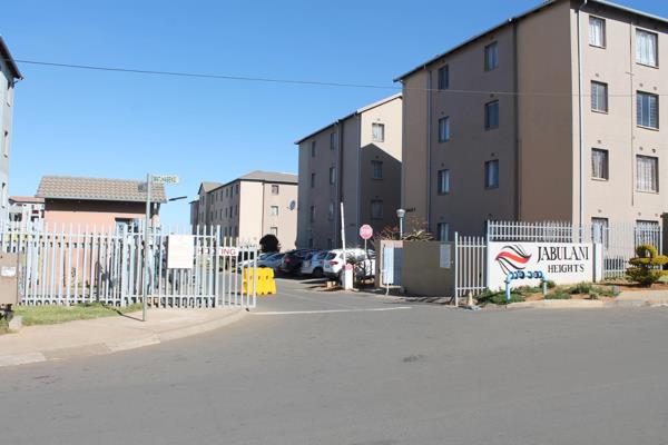 3 Bedrooms 1 Bathroom Apartment 

In the heart of soweto came this lovely apartment ...