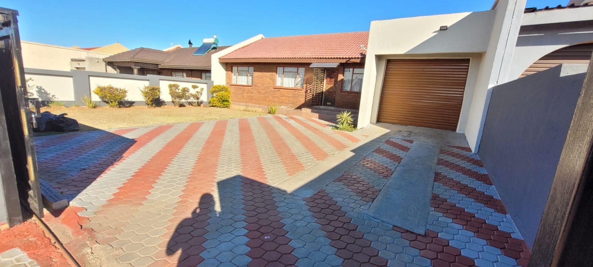 Mountain View, Middelburg Property Property and houses for sale in