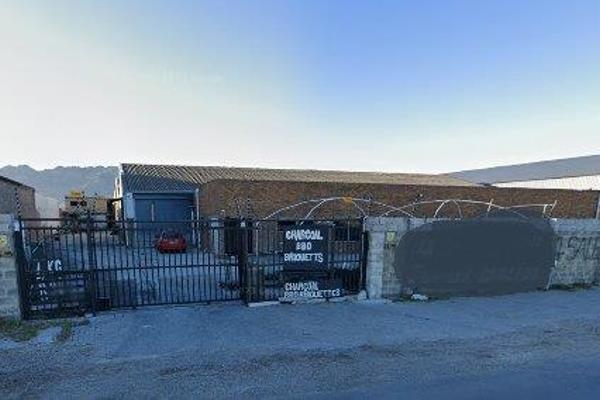 Large factory available in Broadlands, conveniently located near the N2. This property ...