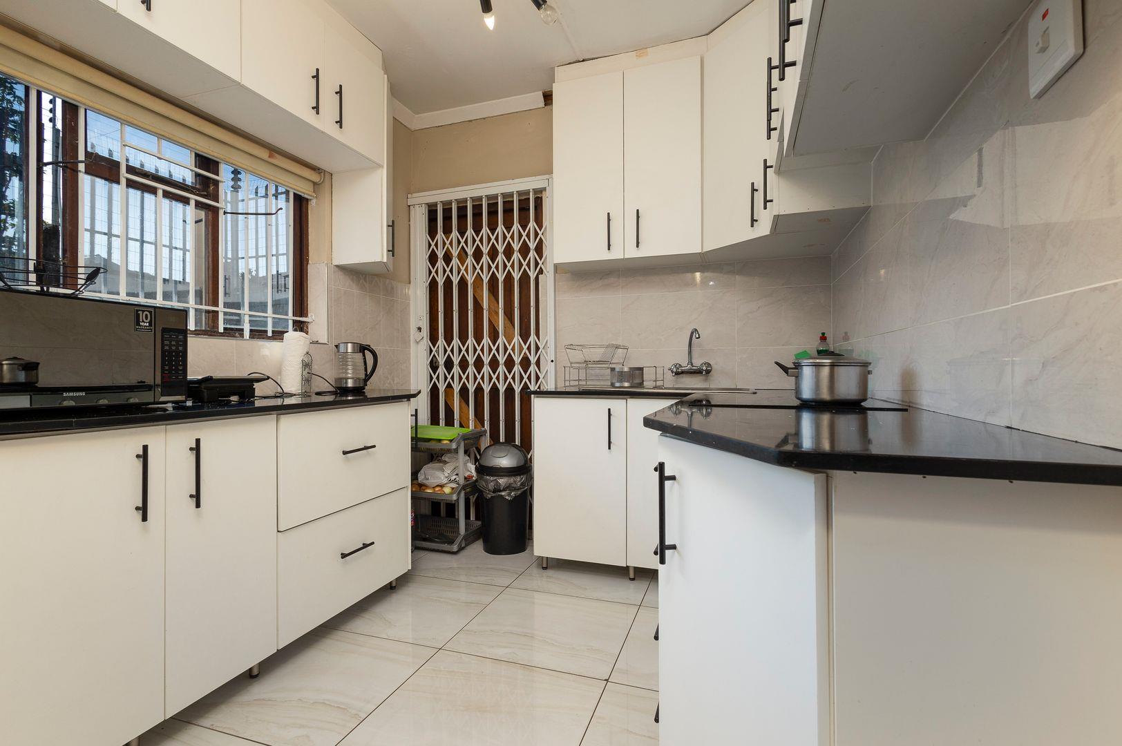 3 Bedroom House for sale in Carrington Heights P24113049348