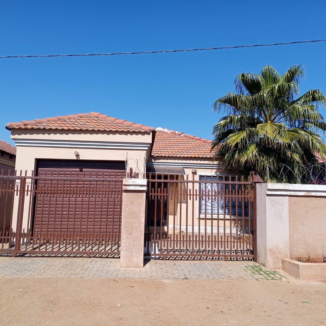 3 Bedroom House for sale in Garankuwa Unit 2 P24113049653