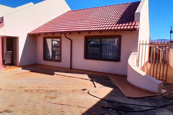 A neatly maintained 3-bedroom family home in Mahwelereng Zone 2 awaits you...
Have you ever wondered about settling in a secure and ...