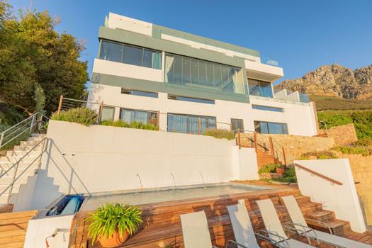 11 Bedroom House for sale in Camps Bay