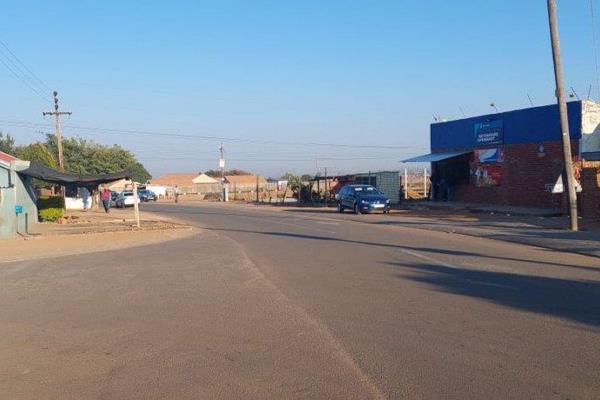 We are proud to present to you this 1475 m2 vacant land located in Soshanguve block UU.
Situated in a prime location along the main ...