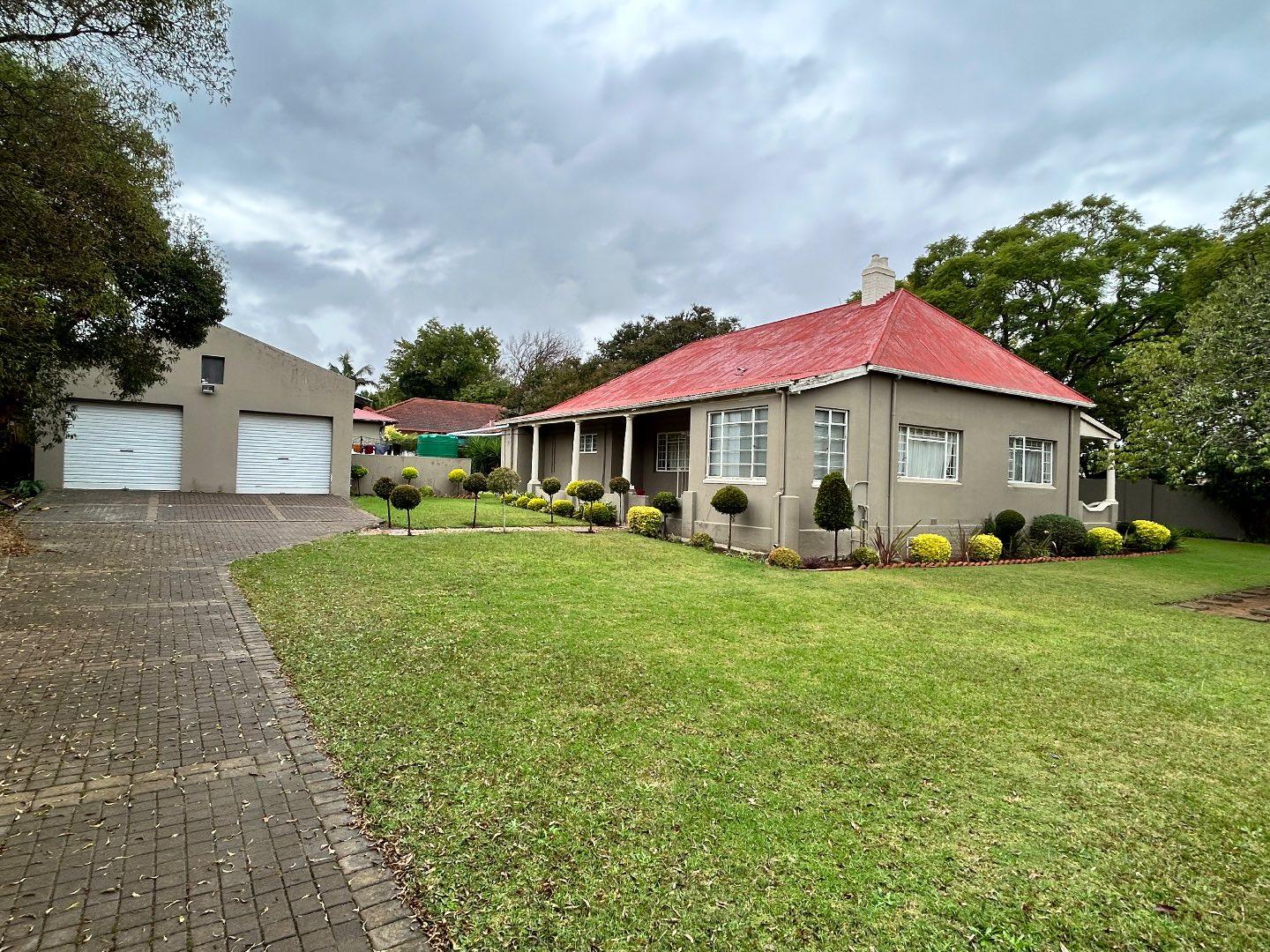 3 Bedroom House for sale in Vryheid - P24-113053744