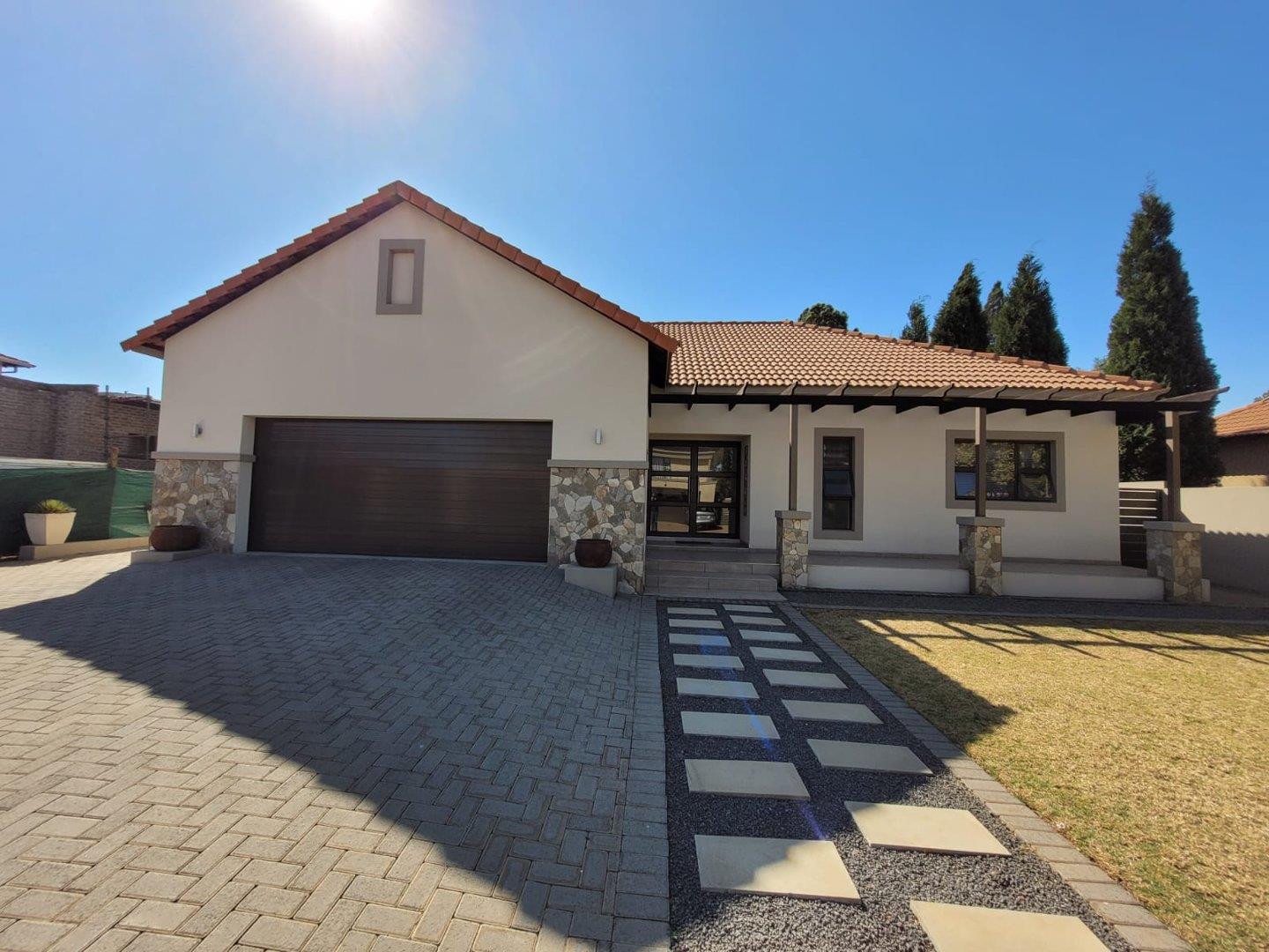 4 Bedroom House For Sale In Emfuleni Golf Estate - P24-113061781