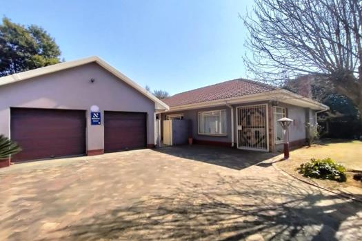 3 Bedroom House for sale in Risiville