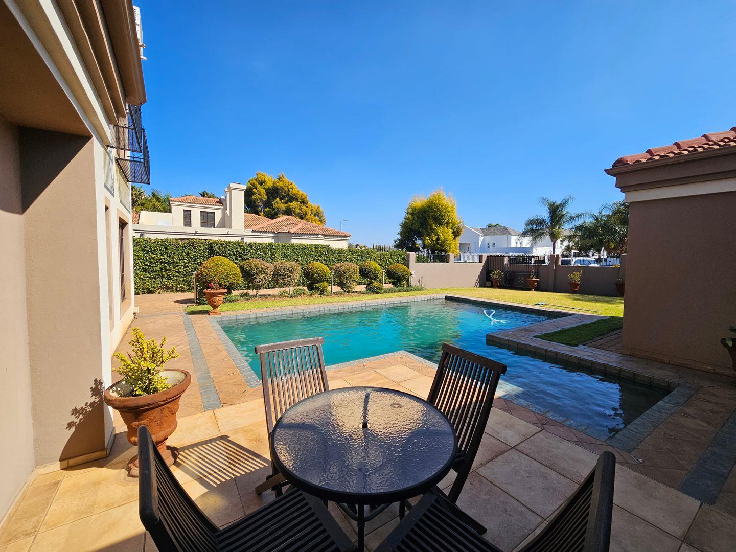 5 Bedroom House for sale in Silver Lakes Golf Estate P24113063168