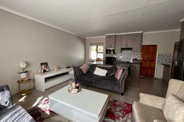 Exclusive Mandate

Introducing your dream living space – a charming 3-bedroom ...