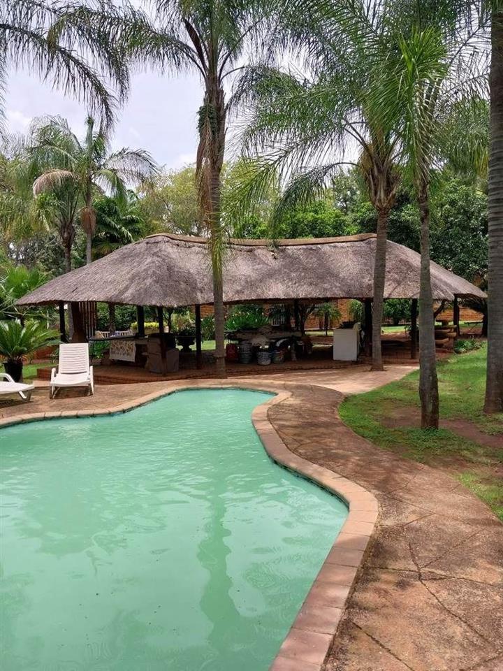 Farm for sale in Rustenburg Rural - P24-113064585