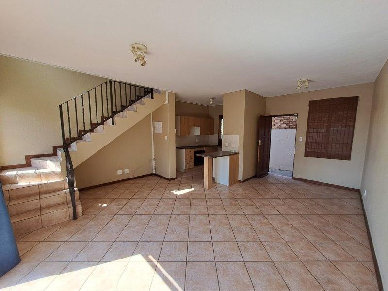 2 Bedroom Townhouse for sale in La Montagne P24113064640