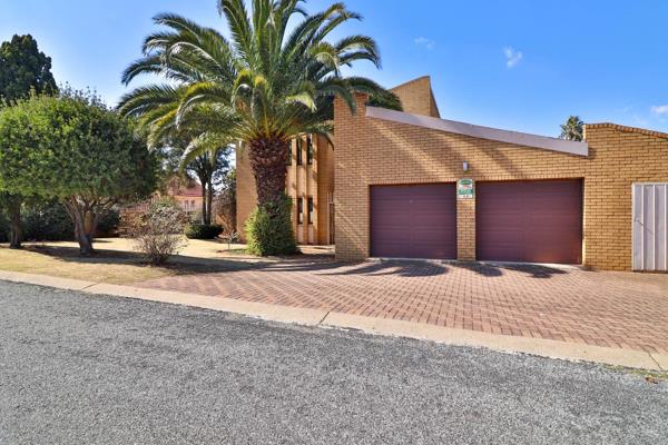 This beautiful double story house features a spacious stunning kitchen with ample built-in cupboards, breakfast nook, blinds, curtain ...