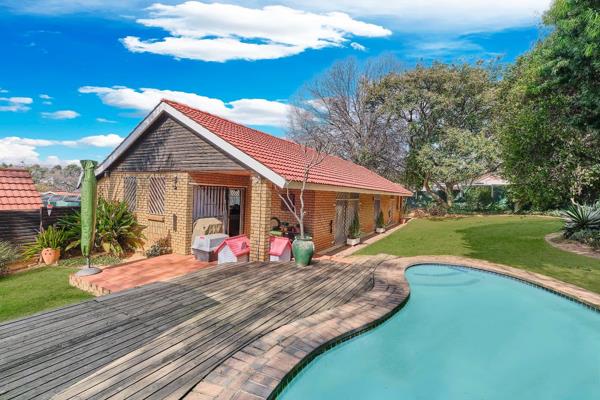 Tureluur Road is nestled in a tranquil, boomed area in a highly sought after extension ...