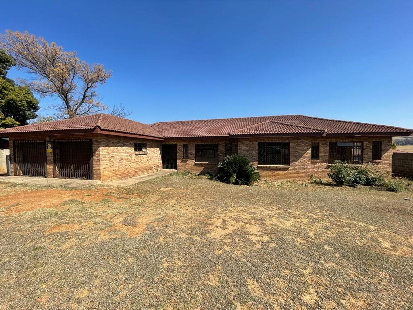 Aviary Hill Property Property and houses for sale in Aviary Hill