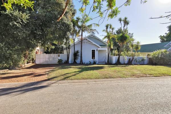 Ideal family home situated in the sought after, Lorraine.
PROPERTY FEATURES:
* Lovely open plan lounge flowing onto the kitchen with a ...