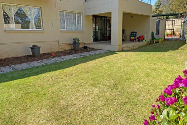 This sizeable 3 bedroom cottage offers tons of space and is perfect for couples or families who enjoy a quiet, peaceful lifestyle in ...