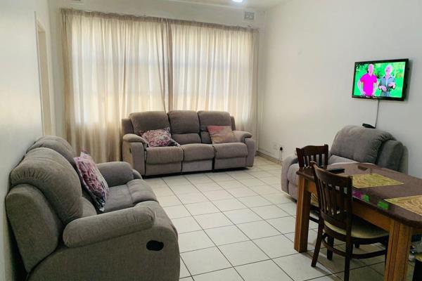 Be quick for this  huge apartment , 2 bed, 1.5 bath apartment . Walking distance to ...